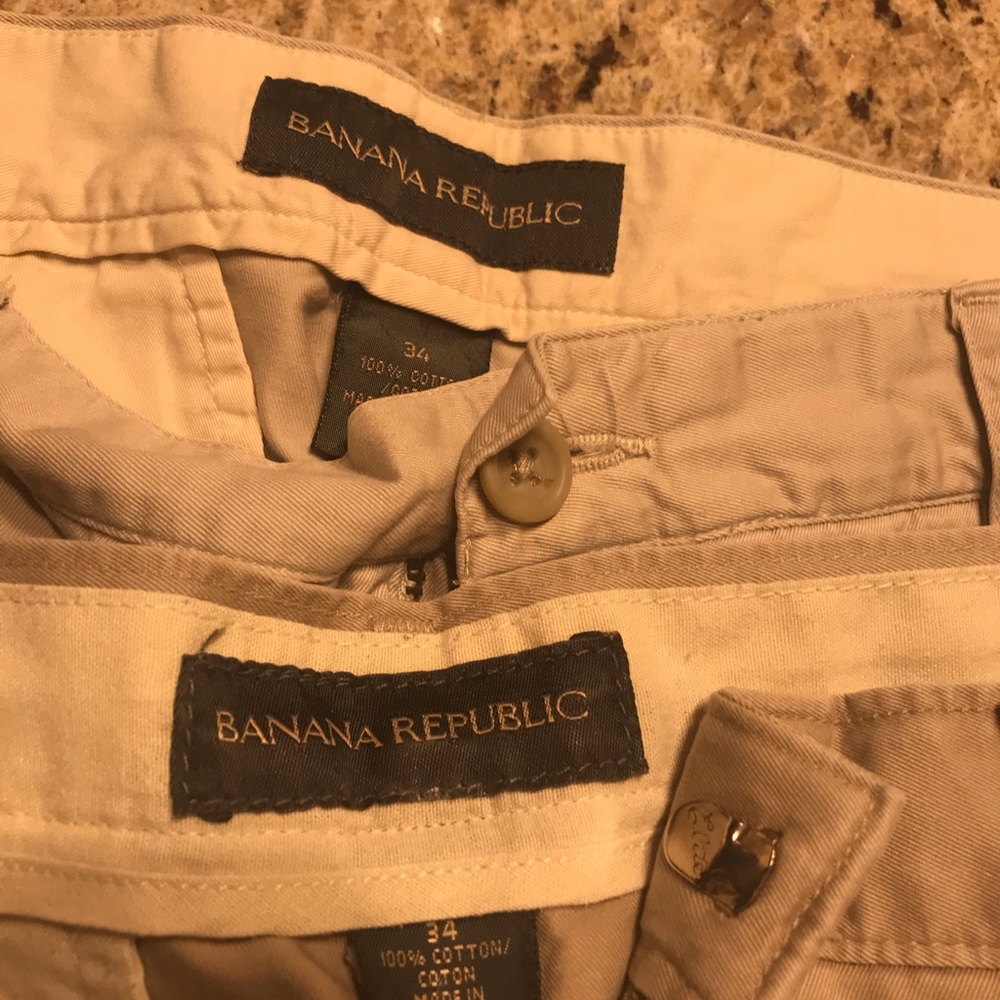 Two Men’s Banana Republic chino shorts 34 MINT!